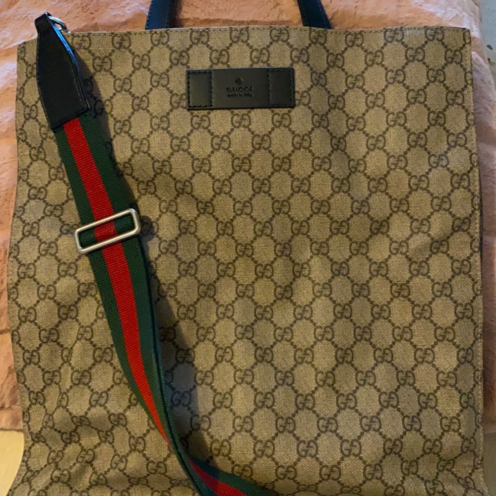 Gucci messenger bag